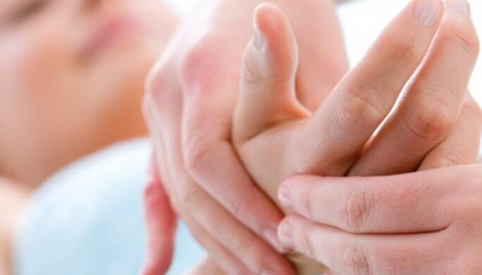 Die Gelenke meiner Finger schmerzten